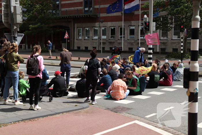 XR-demonstranten pogen opnieuw snelweg te blokkeren