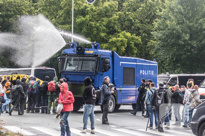 XR-demonstranten pogen opnieuw snelweg te blokkeren