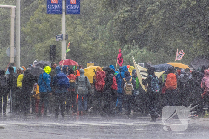 XR-demonstranten pogen opnieuw snelweg te blokkeren