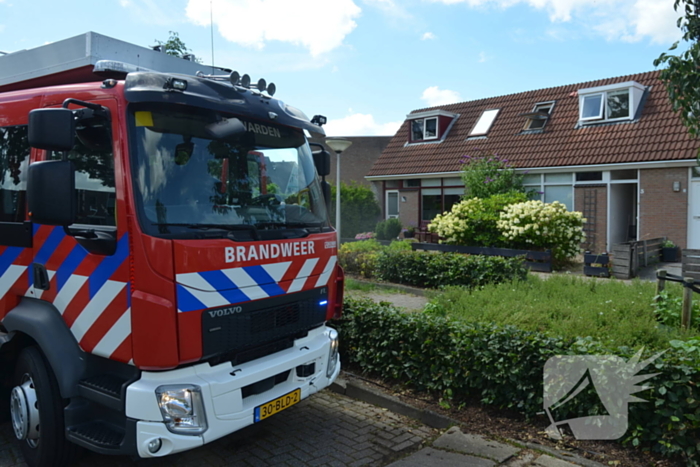 Brandweer ventileert woning na brand