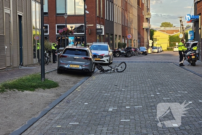 Agent op fiets aangereden door automobilist