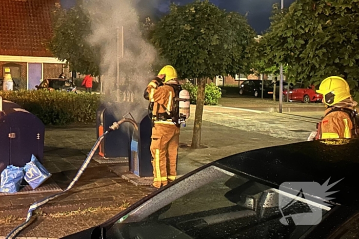 Brandweer blust ondergrondse container