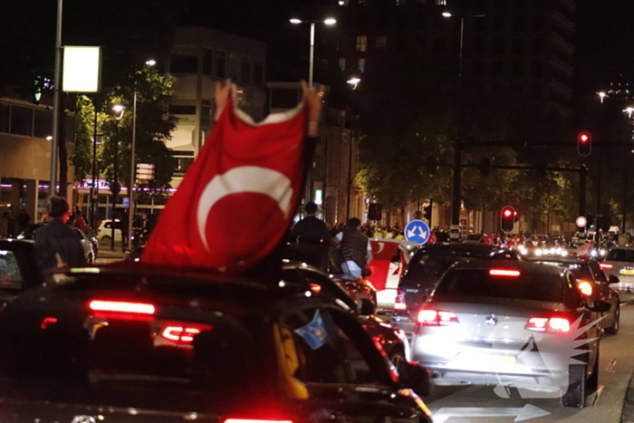 Feest in de stad na overwinning oranje