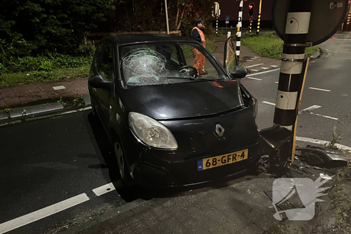 Inzittenden gaan er na auto-ongeluk vandoor