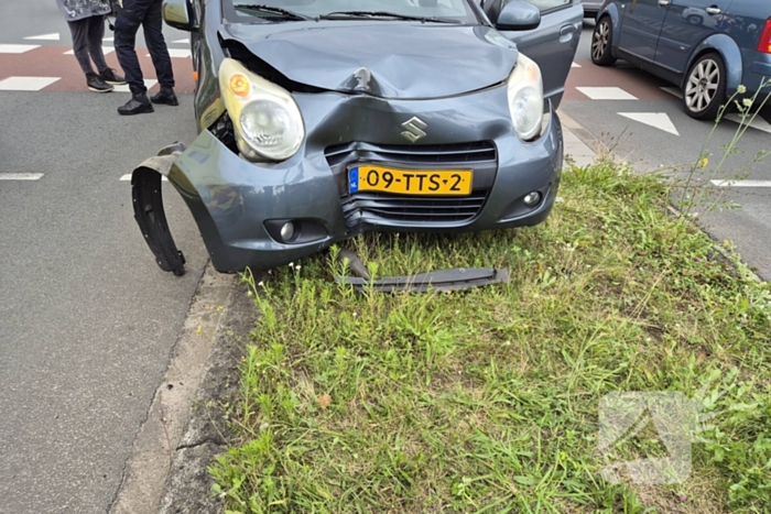 Twee gewonden bij eenzijdige aanrijding