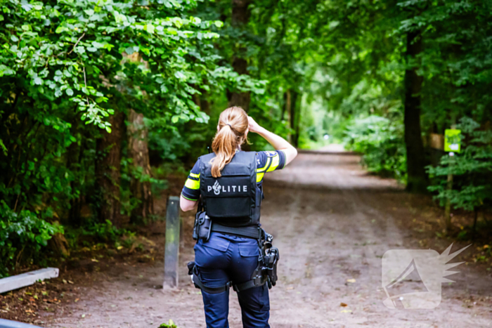 Politie lost schoten bij zoektocht naar voortvluchtige verdachte