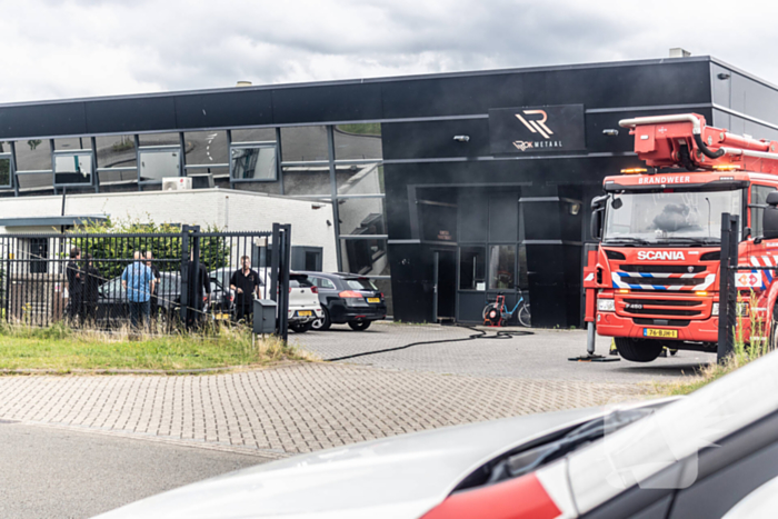 Brandweer ingezet voor brand bij metaalbedrijf