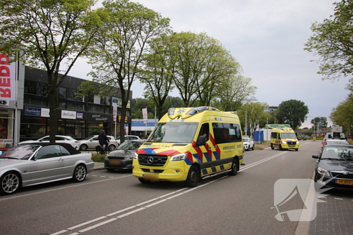 Scooterrijder gewond bij aanrijding met auto