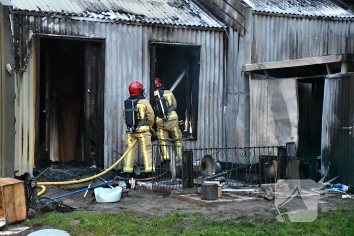 Tiny House volledig uitgebrand, onderzoek naar mogelijke brandstichting