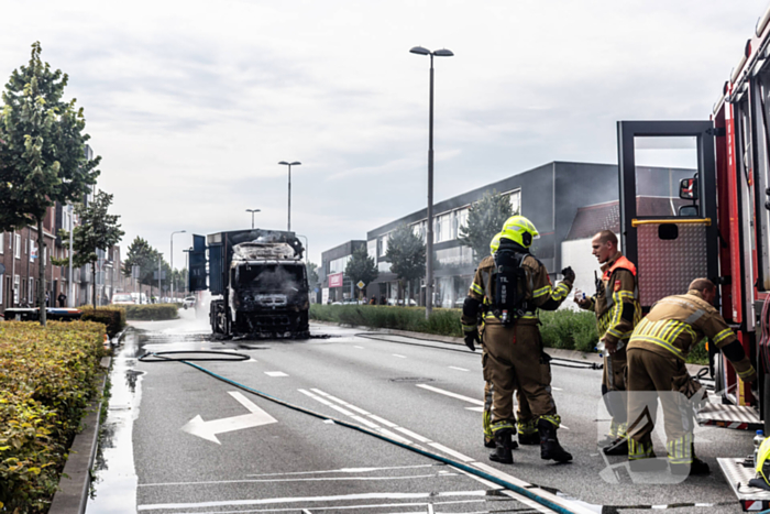 Vrachtwagencabine verwoest door brand