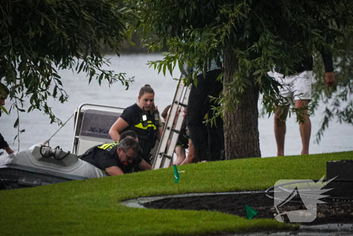 Zoektocht naar persoon te water