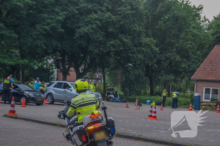 Politie houdt verkeerscontrole met Veilig Verkeer Nederland