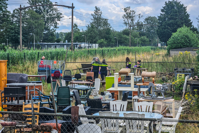 Grote politie-inval en arrestatie op terrein van topcrimineel