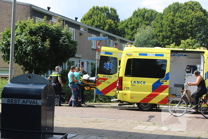 Man valt met scootmobiel en raakt gewond