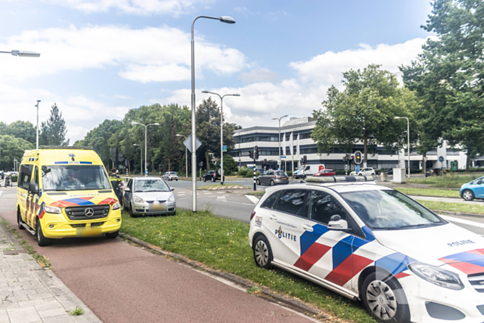 Fietser belandt op voorruit van auto bij aanrijding