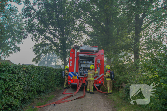 Veel rookontwikkeling bij stalbrand