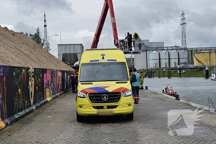 Grote zoektocht in water na aantreffen rollator