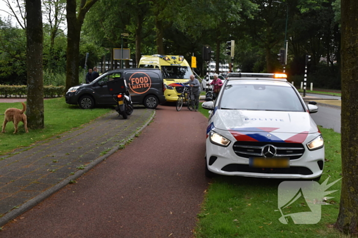 Bezorger onderuit bij eenzijdig ongeval met scooter