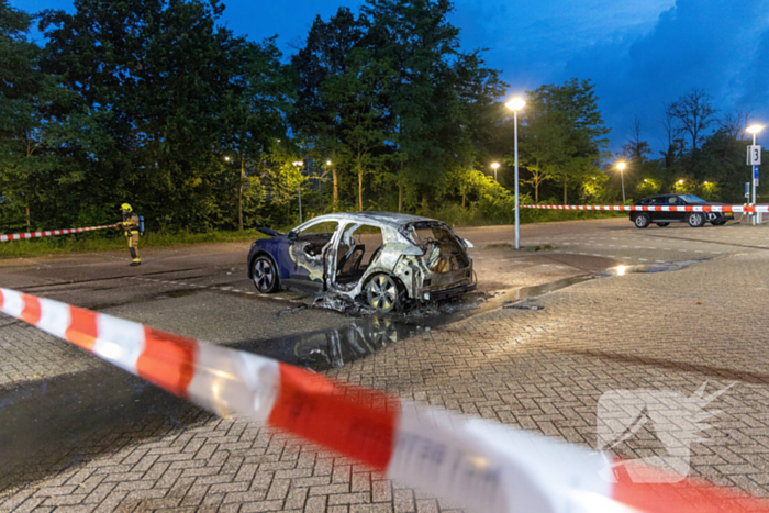 Politie weet pyromaan na tientallen autobranden te arresteren