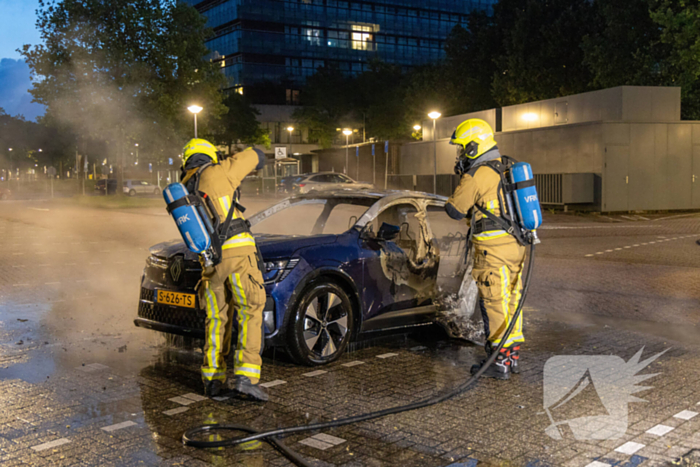 Politie weet pyromaan na tientallen autobranden te arresteren