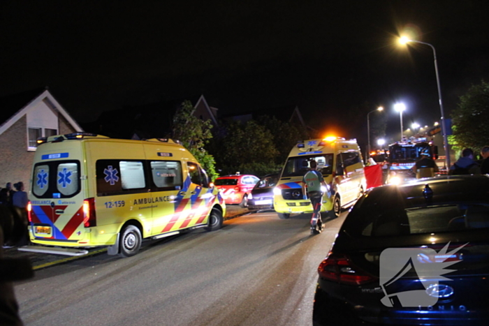 Grote woningbrand, slachtoffer naar ziekenhuis