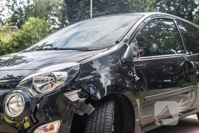 Automobilist ziet fietser over het hoofd met een aanrijding tot gevolg