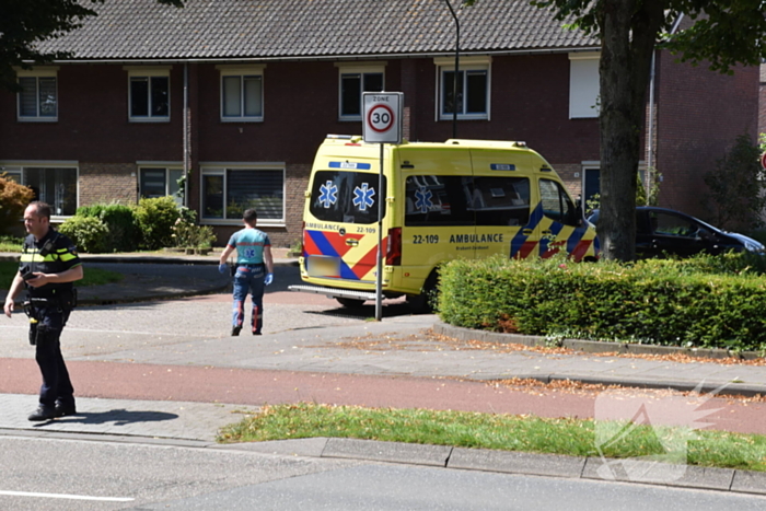 Scooter en bestelbus botsing op elkaar