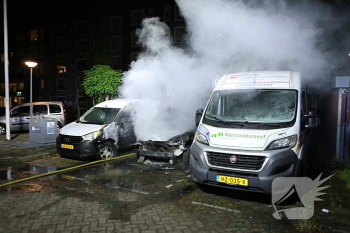 Voertuigen beschadigd na brand