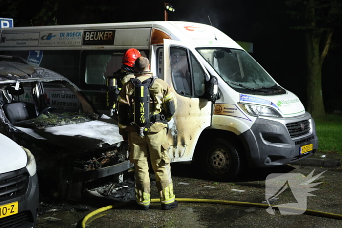 Voertuigen beschadigd na brand