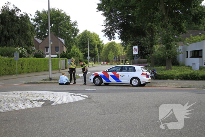 Fietser aangereden op rotonde