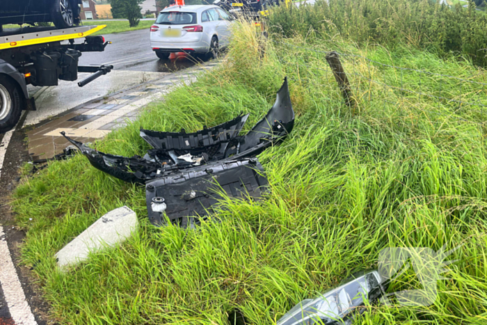 Twee voertuigen zwaar beschadigd na ongeval