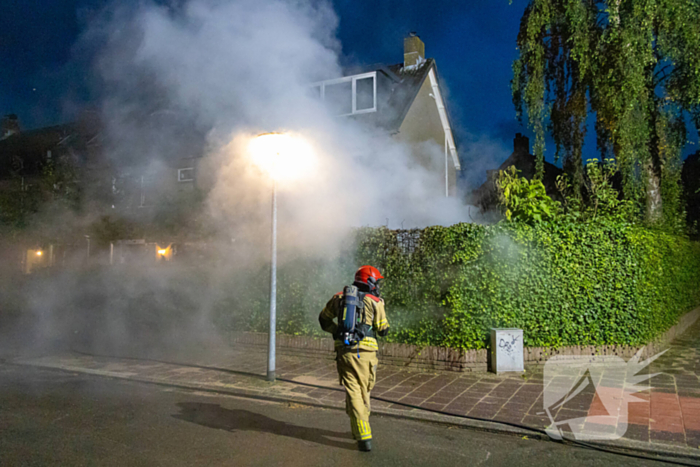 Uitslaande brand in schuur van woning