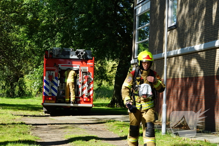 Magnetron vlieg in keuken in brand