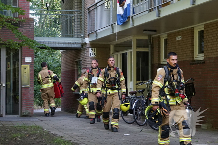 Magnetron vlieg in keuken in brand