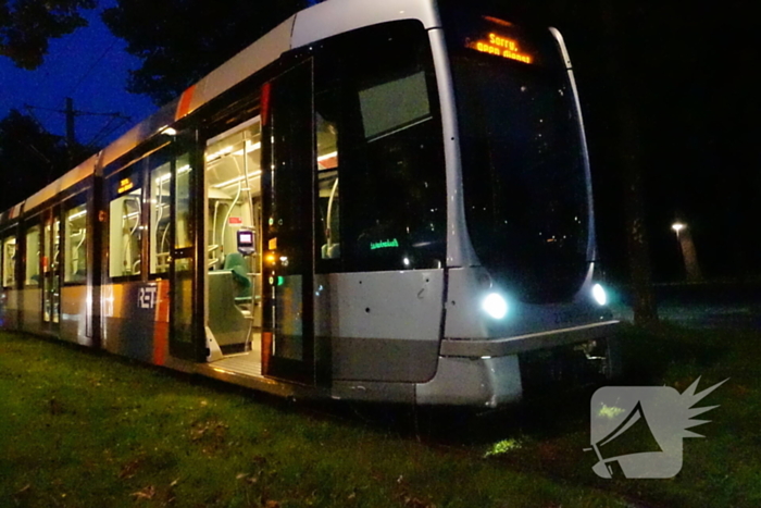 Opzittenden scooter gewond bij botsing met tram