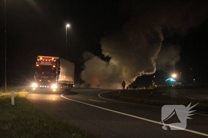 Flinke rookontwikkeling bij felle autobrand