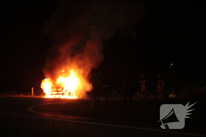 Flinke rookontwikkeling bij felle autobrand