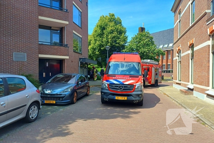 Voorbijganger ontdekt brand in flat