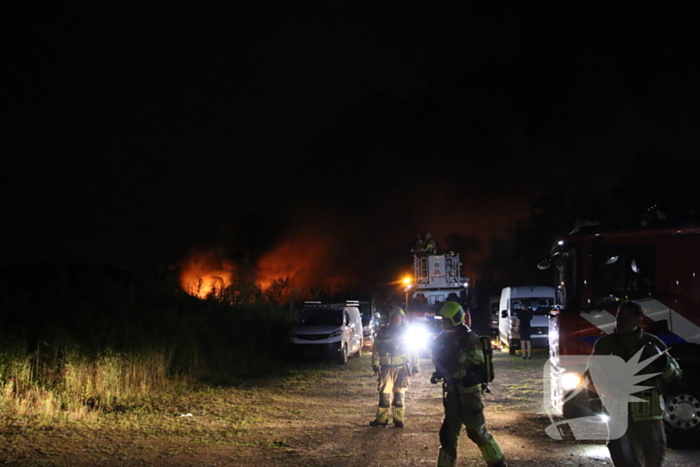 Schuur verwoest door uitslaande brand