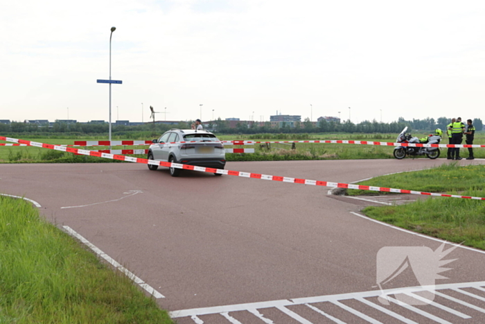 Racefietser en auto betrokken bij aanrijding