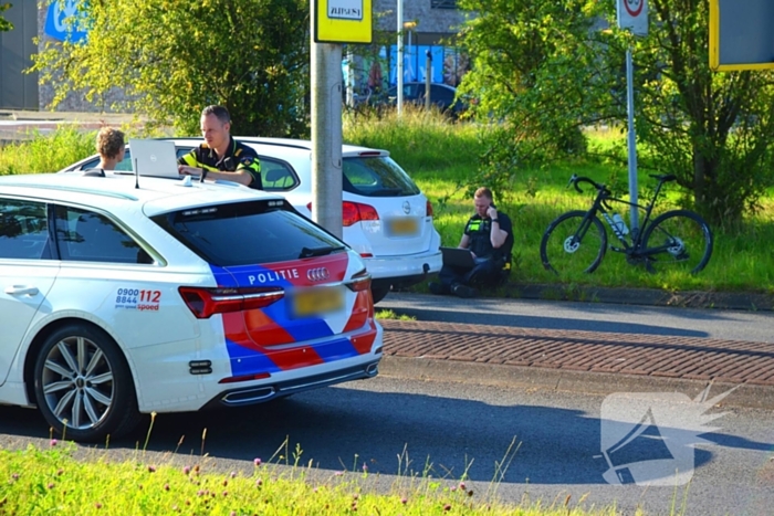 Fietser zwaargewond bij aanrijding met auto