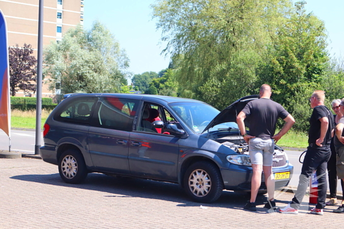 Oud brandweerman blust autobrand