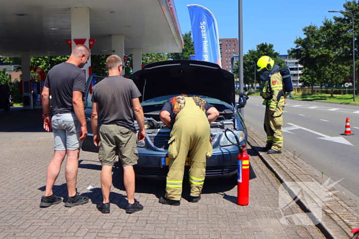 Oud brandweerman blust autobrand