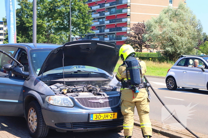 Oud brandweerman blust autobrand