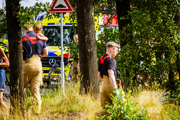 Hulpdiensten ingezet voor oudere-vrouw in sloot