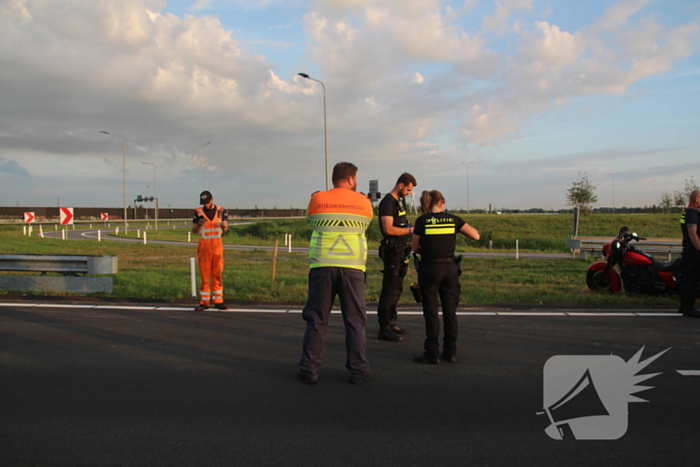 Motorrijder gewond na valpartij, weg afgesloten