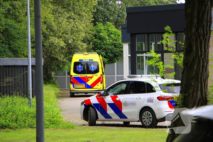 Incident in zwembad, politie doet onderzoek