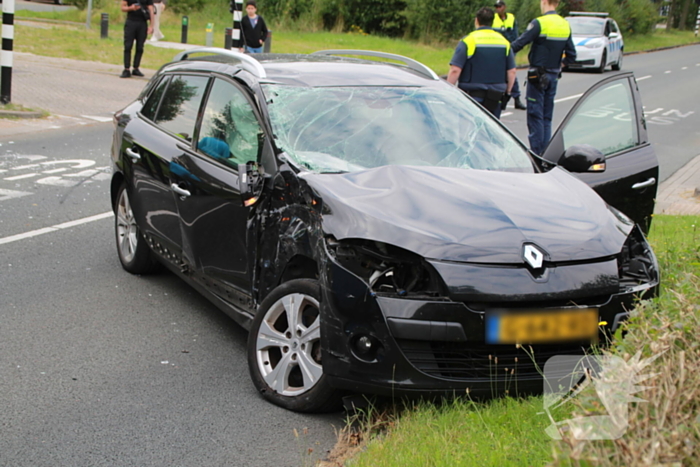 Flinke ravage bij ongeval tussen lijnbus en personenauto