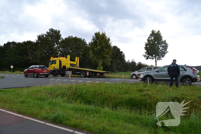 Schade na botsing tussen twee voertuigen