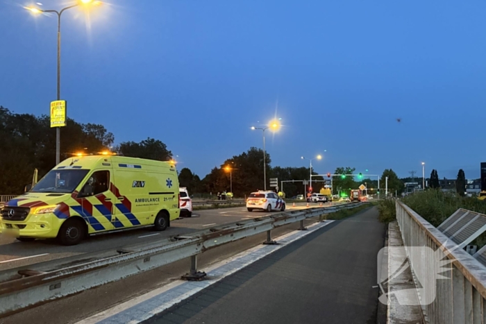 Auto vliegt in brand na ongeval op toerit